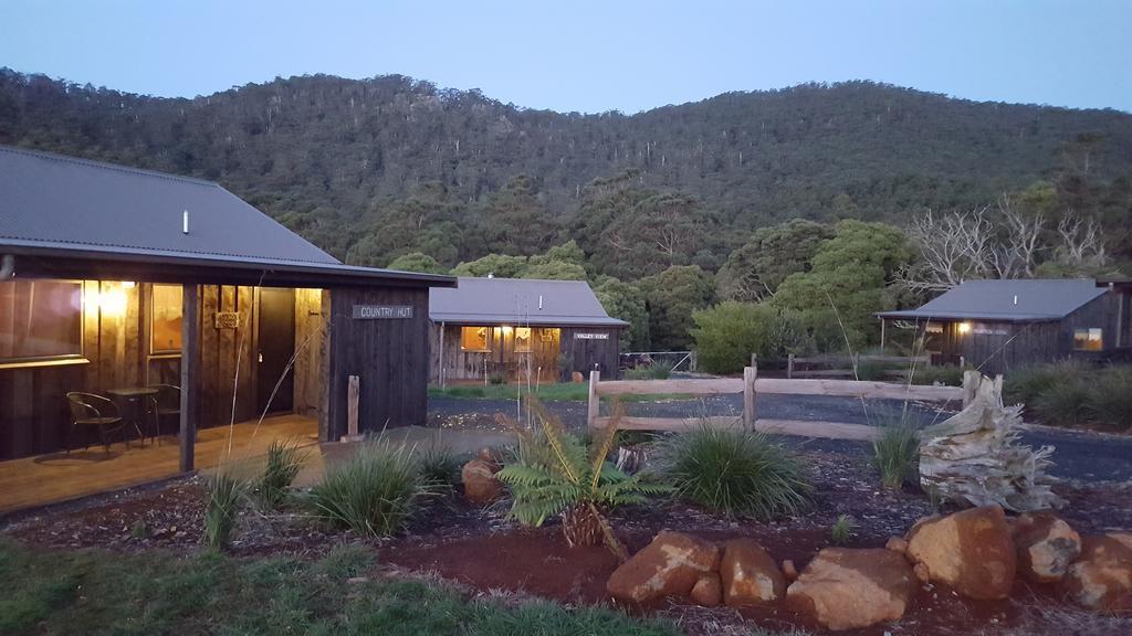 Rustic Hut Bush Retreat Acomodação com café da manhã Penguin Exterior foto