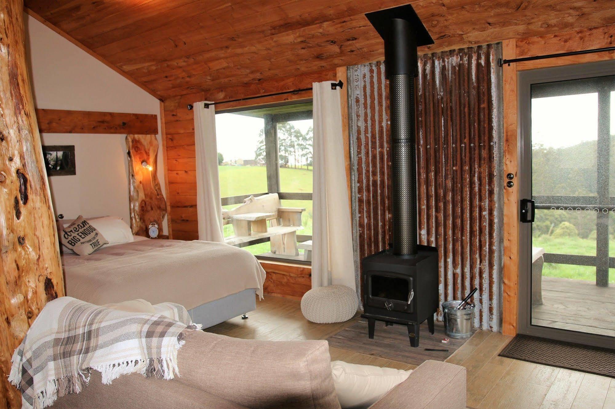 Rustic Hut Bush Retreat Acomodação com café da manhã Penguin Exterior foto