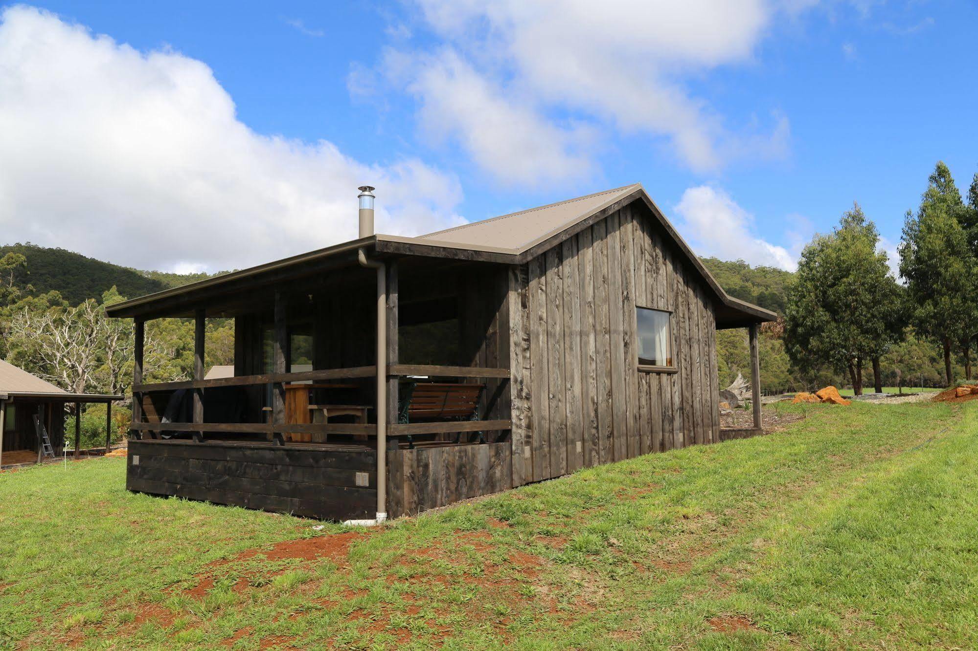 Rustic Hut Bush Retreat Acomodação com café da manhã Penguin Exterior foto